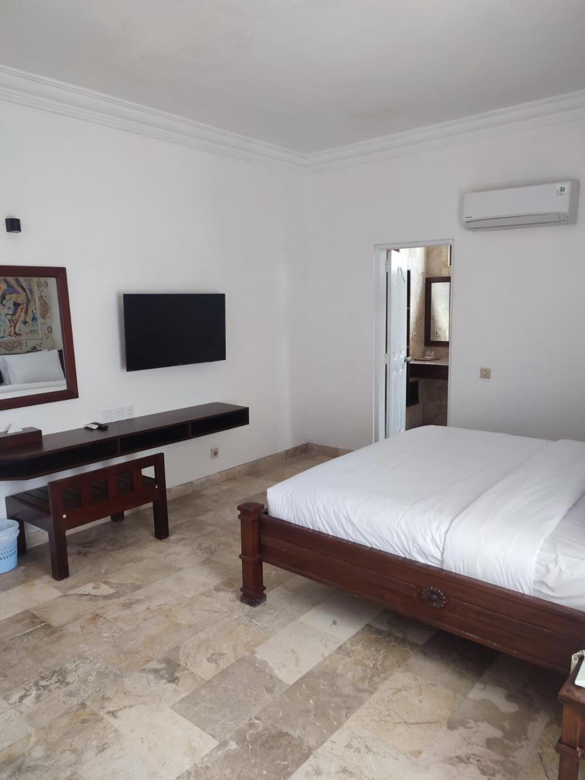 Sari Bunga Hotel Legian Kuta Bali Exterior photo