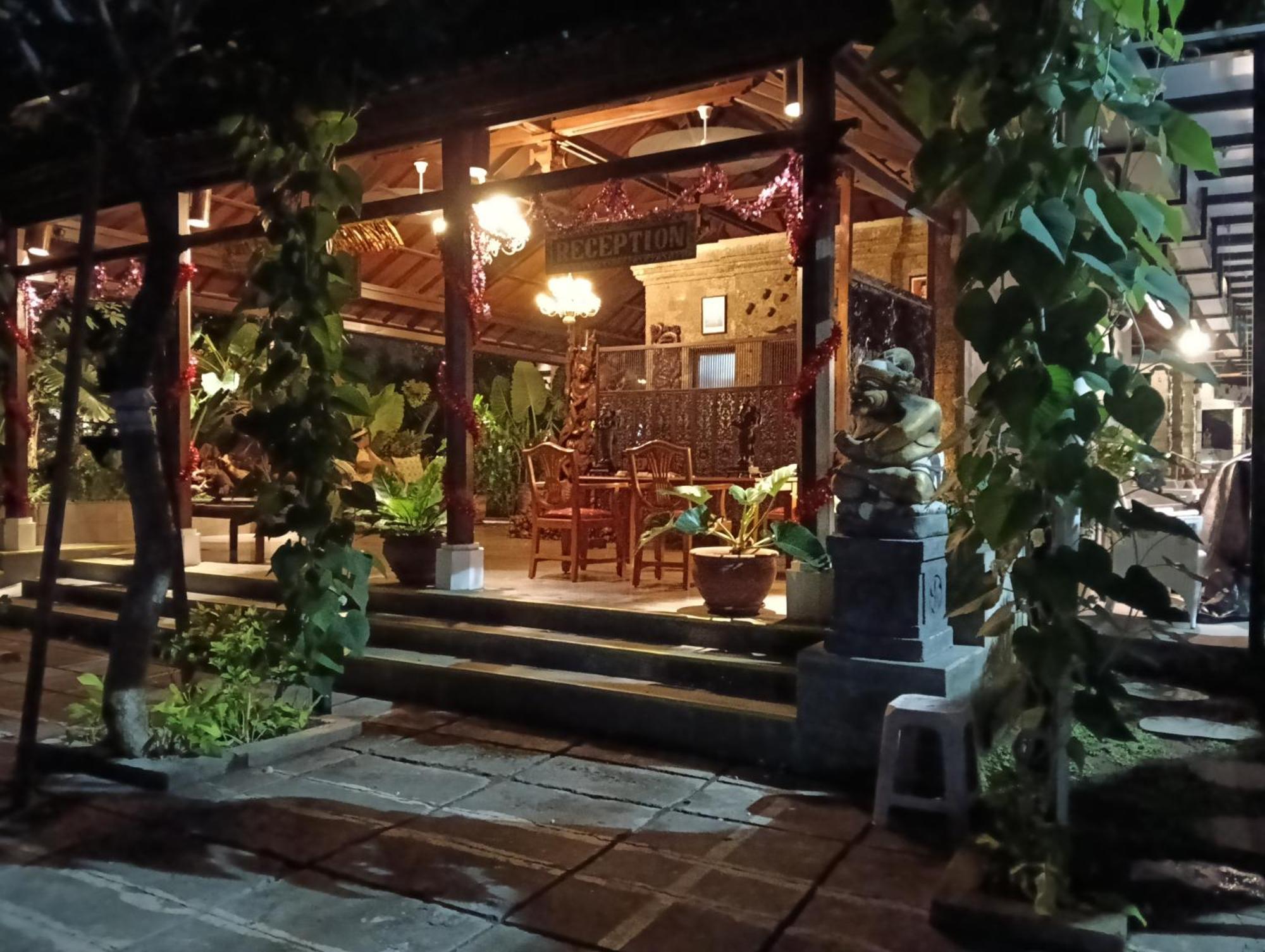 Sari Bunga Hotel Legian Kuta Bali Exterior photo